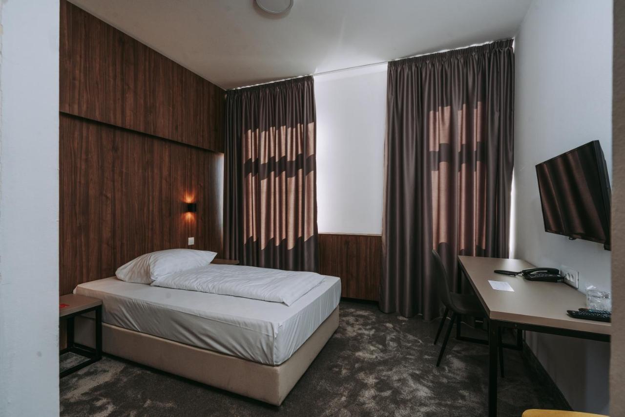 Hotel Slisko Загреб Екстериор снимка