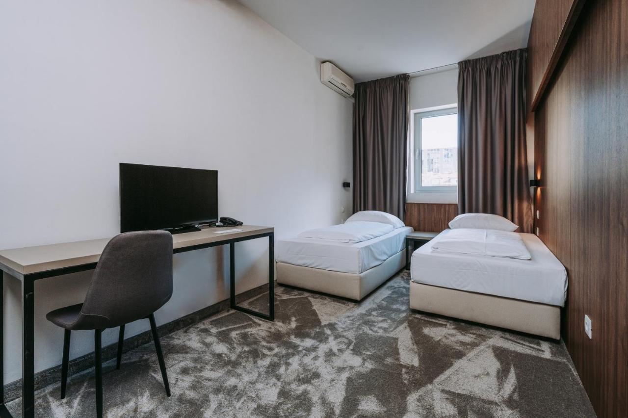 Hotel Slisko Загреб Екстериор снимка