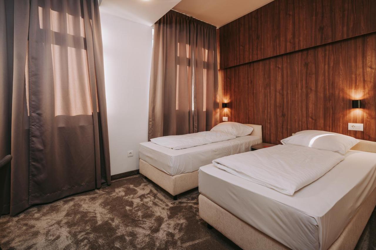 Hotel Slisko Загреб Екстериор снимка