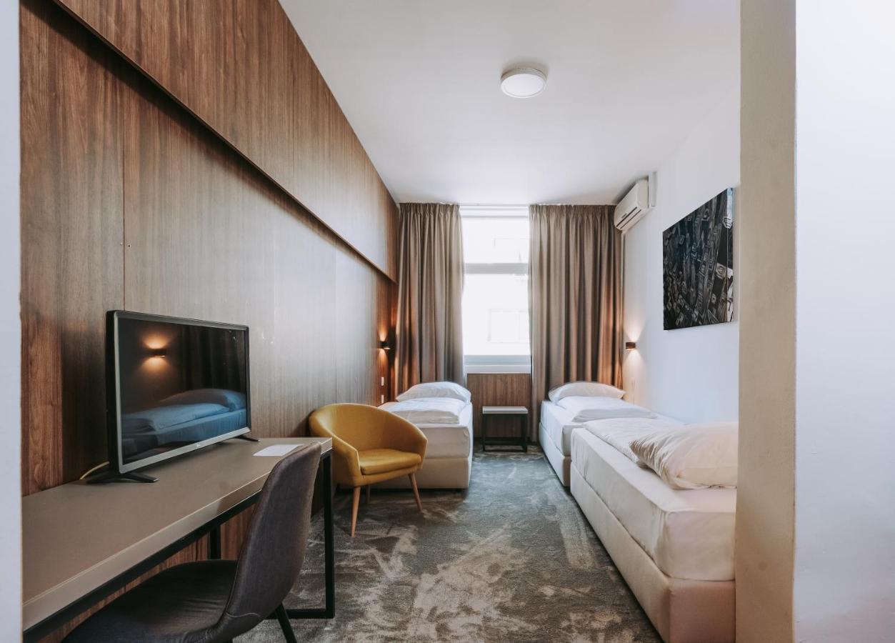 Hotel Slisko Загреб Екстериор снимка