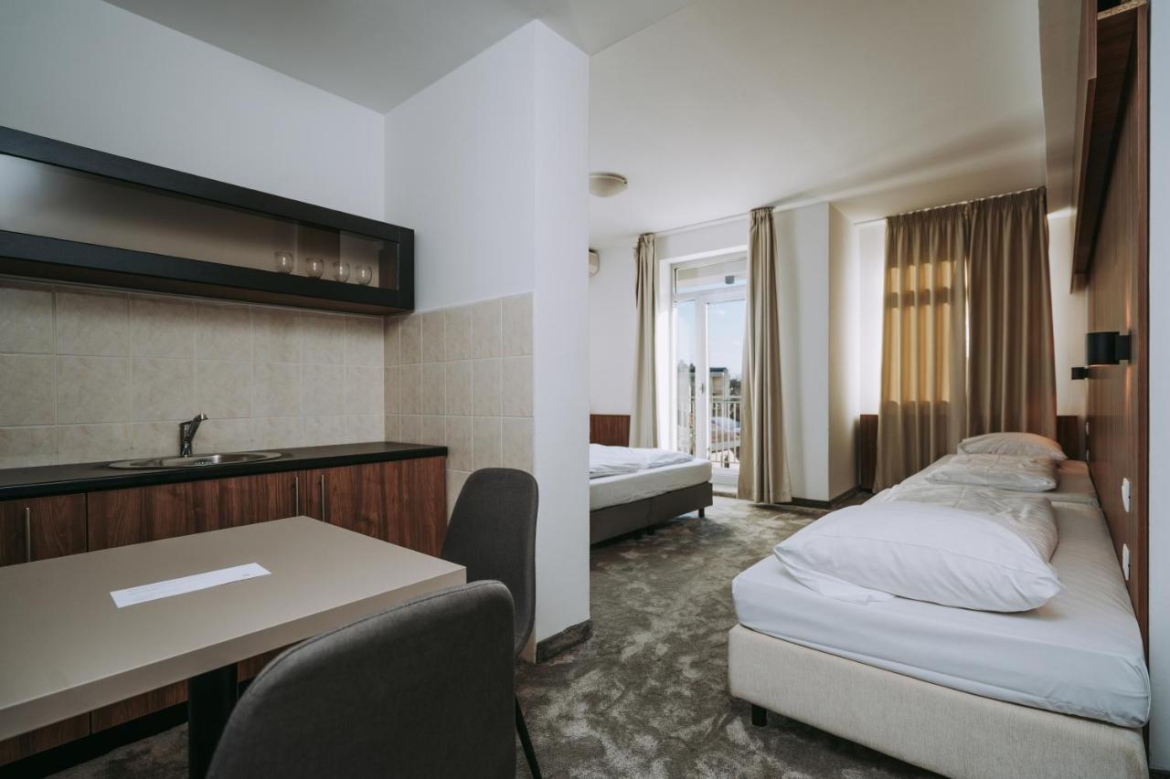 Hotel Slisko Загреб Екстериор снимка