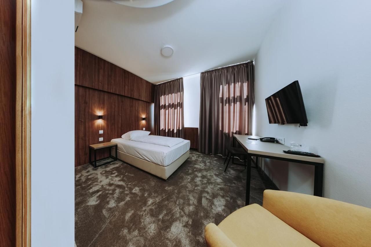 Hotel Slisko Загреб Екстериор снимка