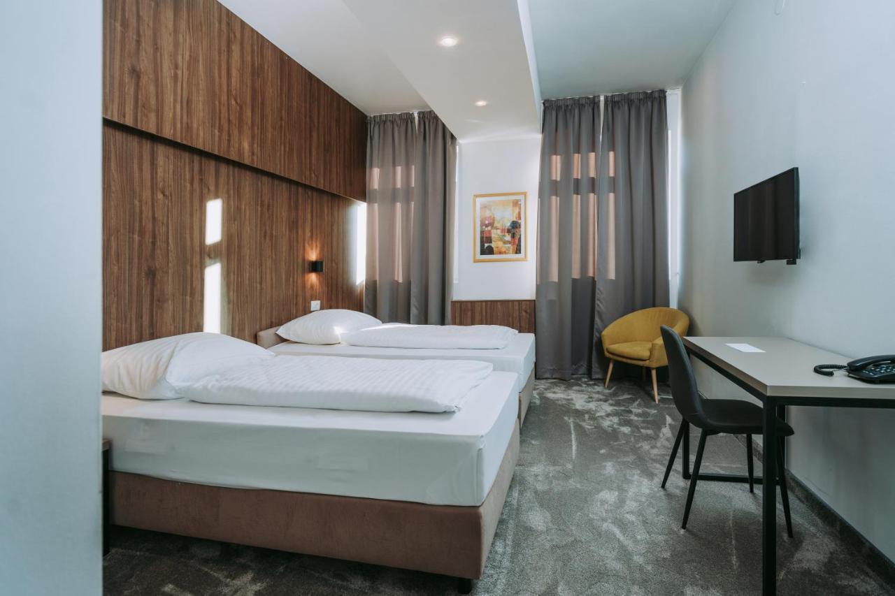 Hotel Slisko Загреб Екстериор снимка