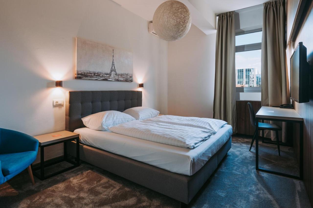 Hotel Slisko Загреб Екстериор снимка