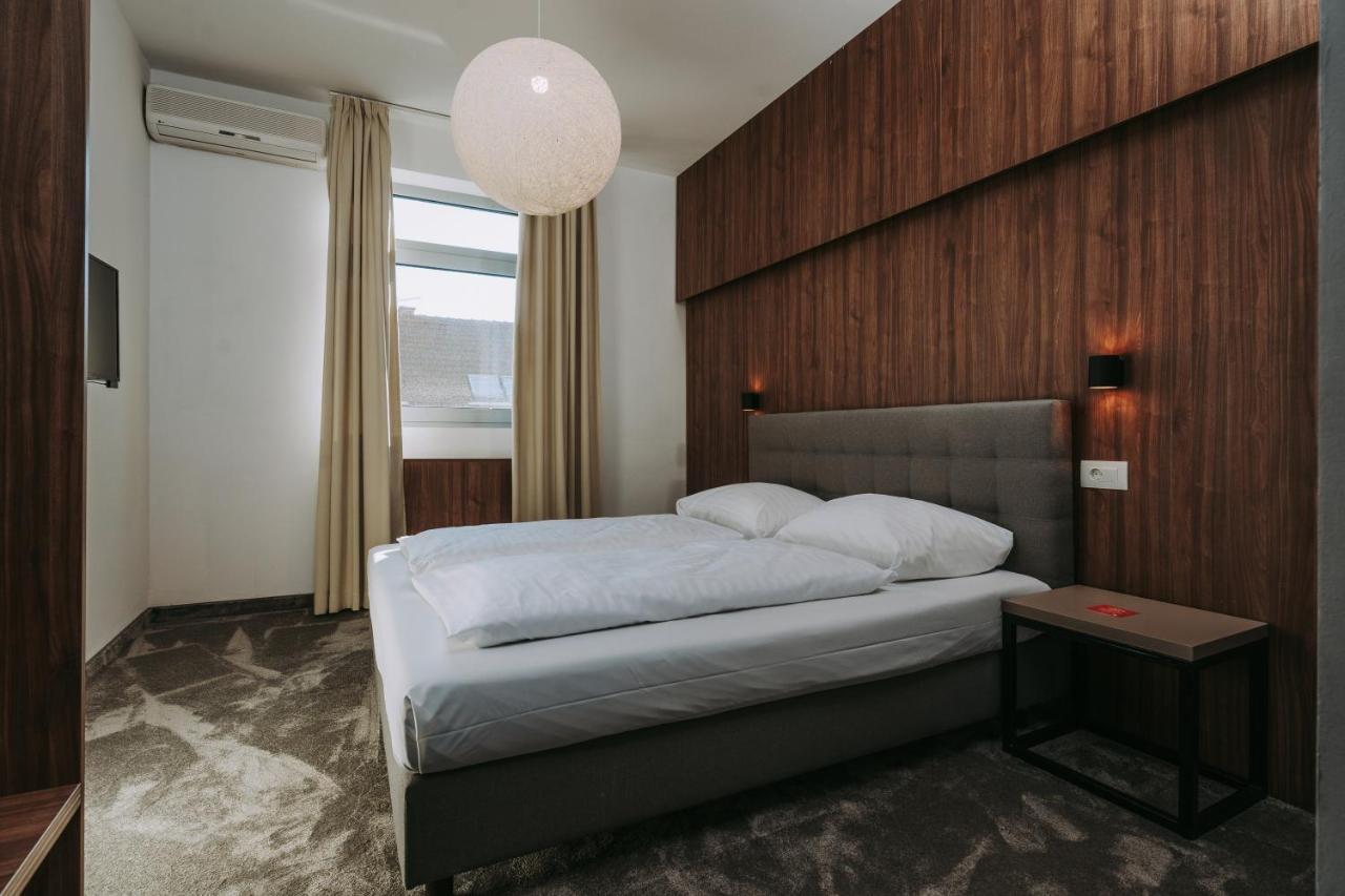 Hotel Slisko Загреб Екстериор снимка