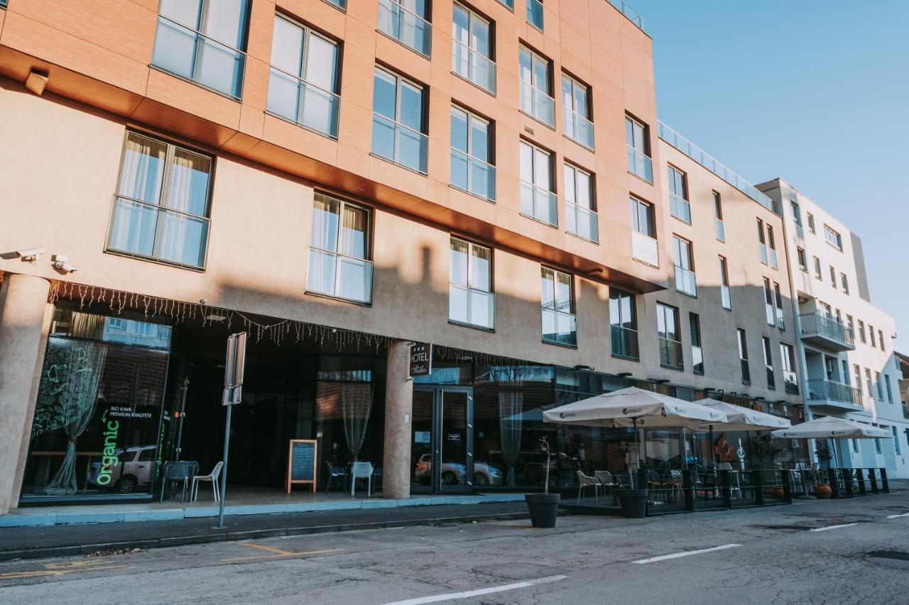 Hotel Slisko Загреб Екстериор снимка