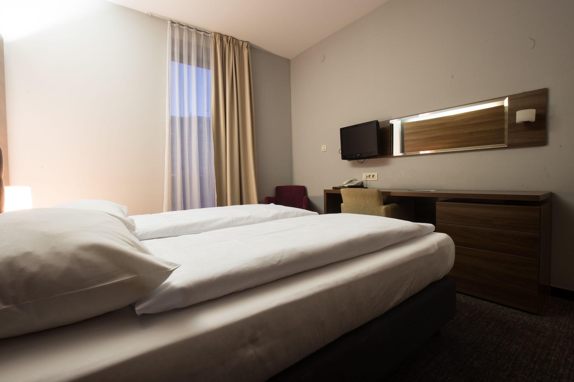 Hotel Slisko Загреб Екстериор снимка