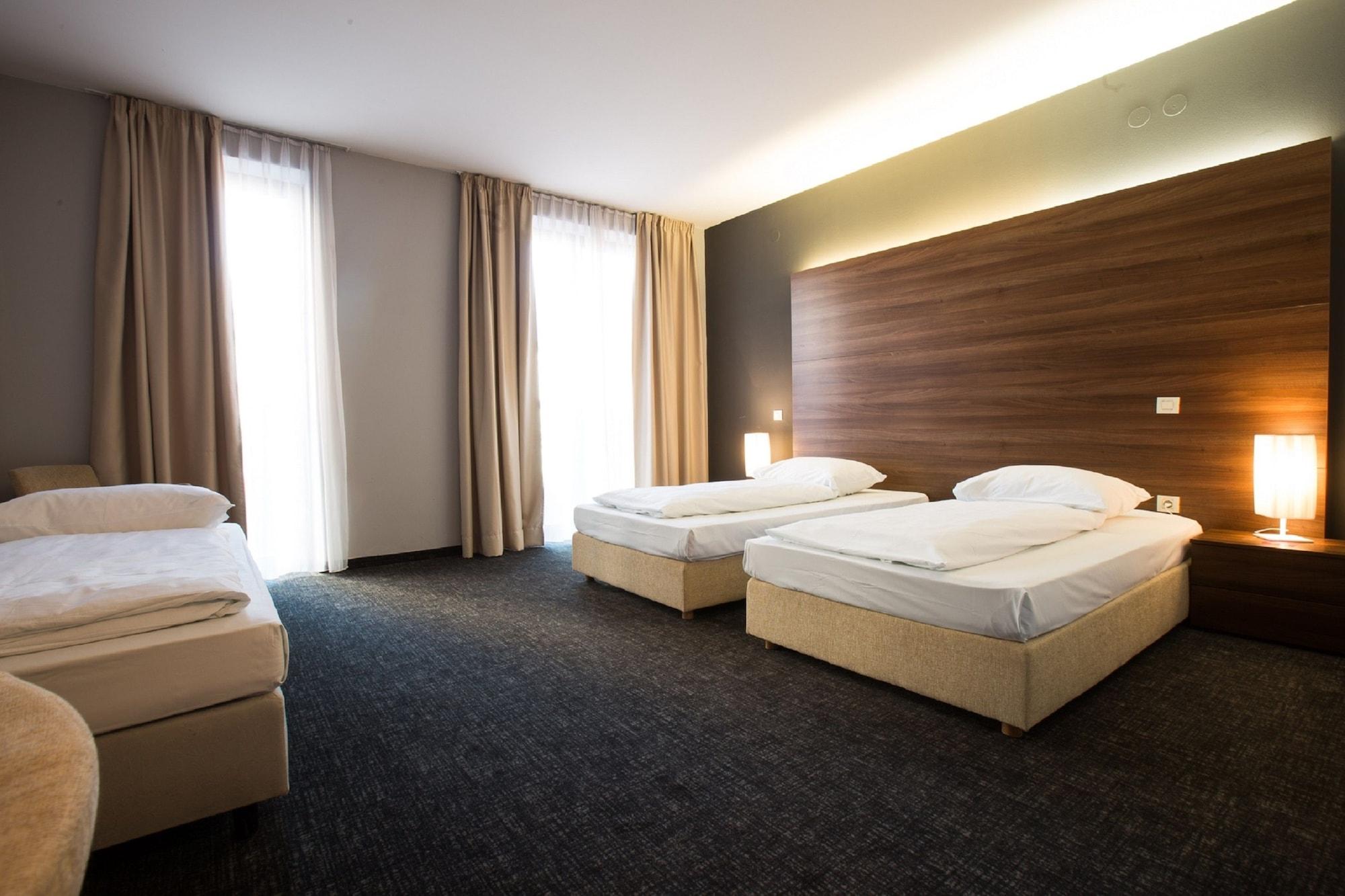 Hotel Slisko Загреб Екстериор снимка