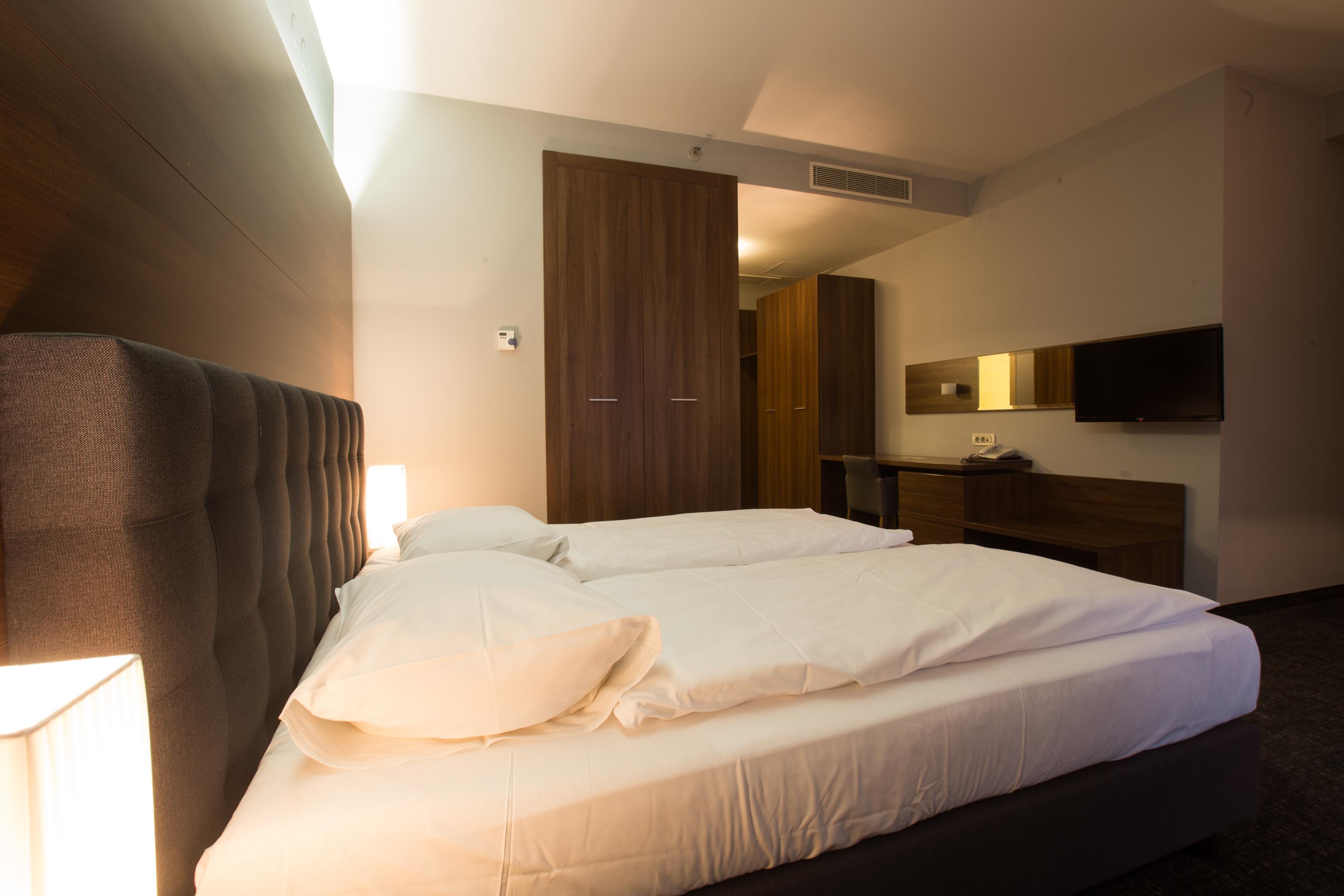 Hotel Slisko Загреб Екстериор снимка