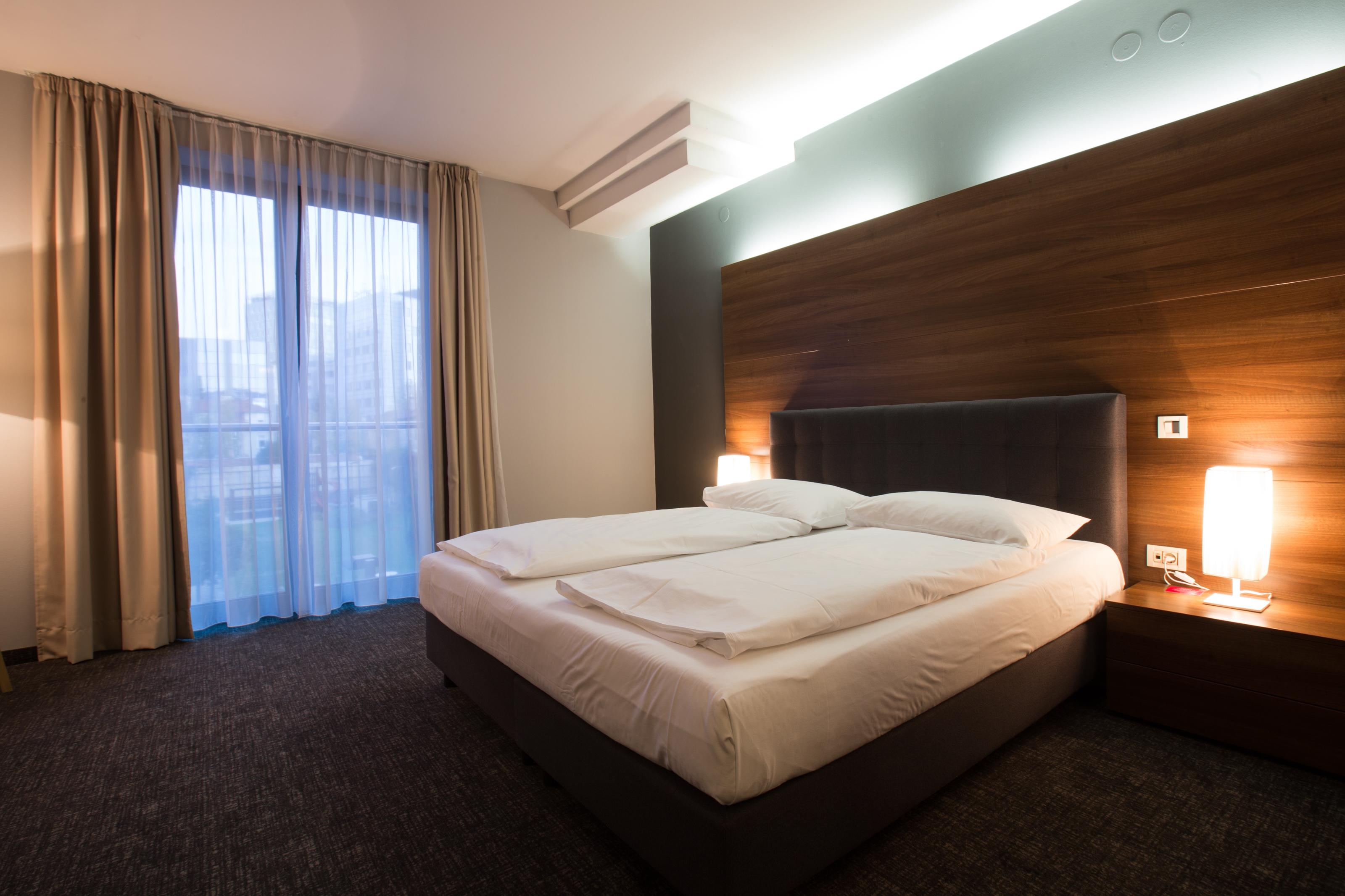 Hotel Slisko Загреб Екстериор снимка