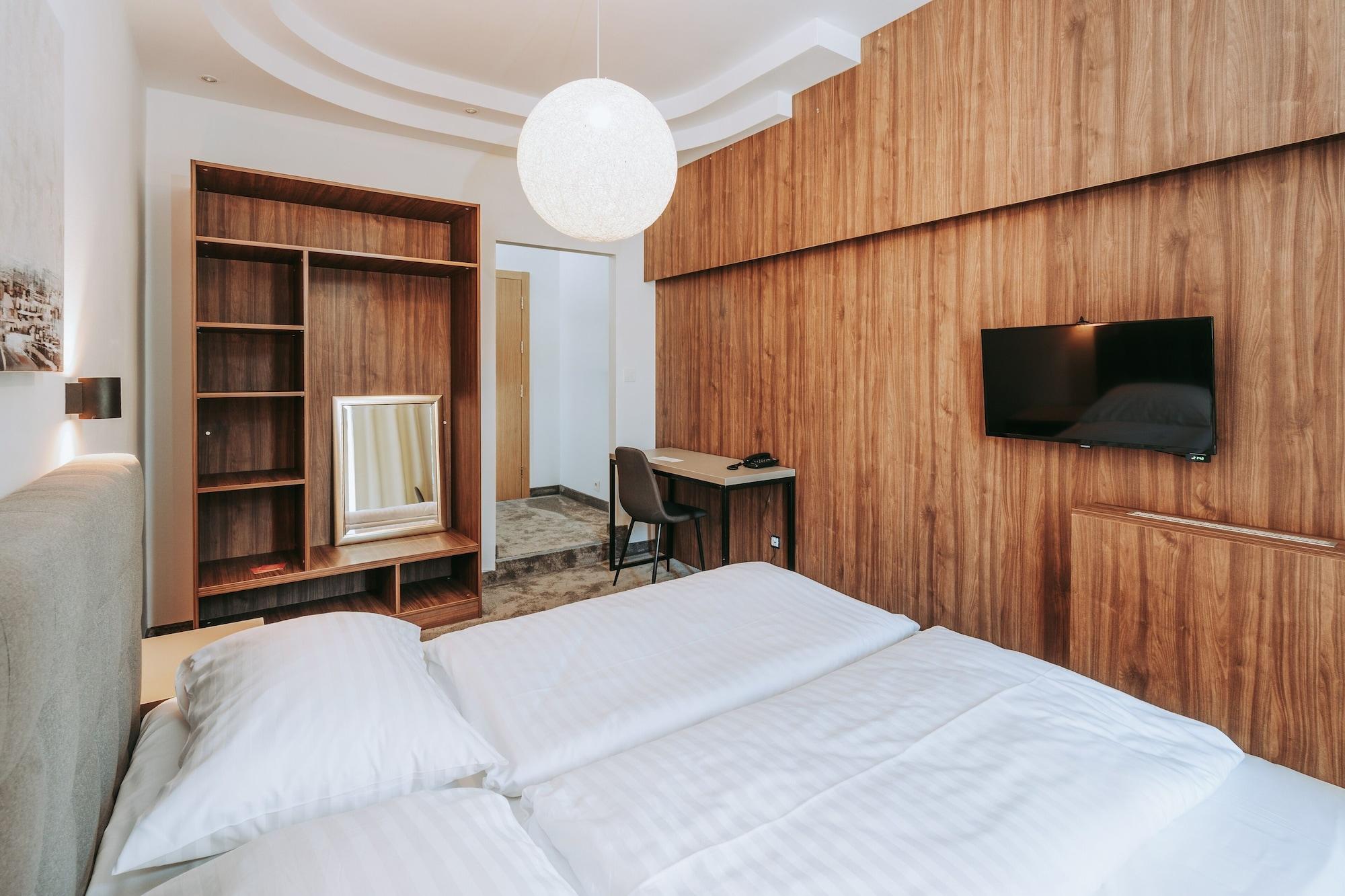 Hotel Slisko Загреб Екстериор снимка