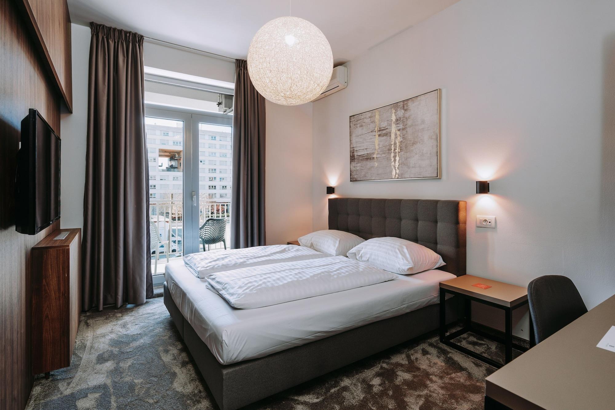 Hotel Slisko Загреб Екстериор снимка