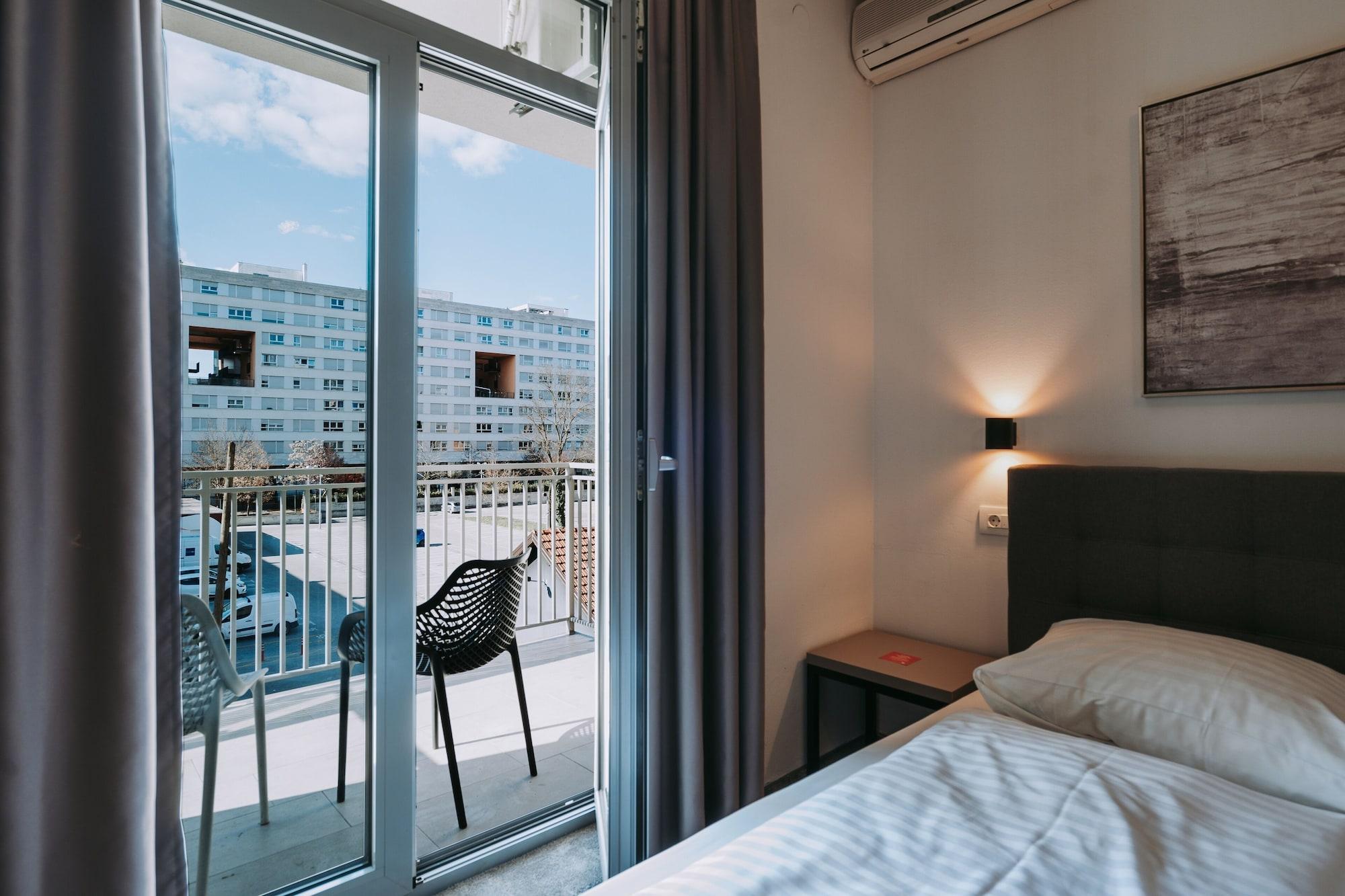 Hotel Slisko Загреб Екстериор снимка