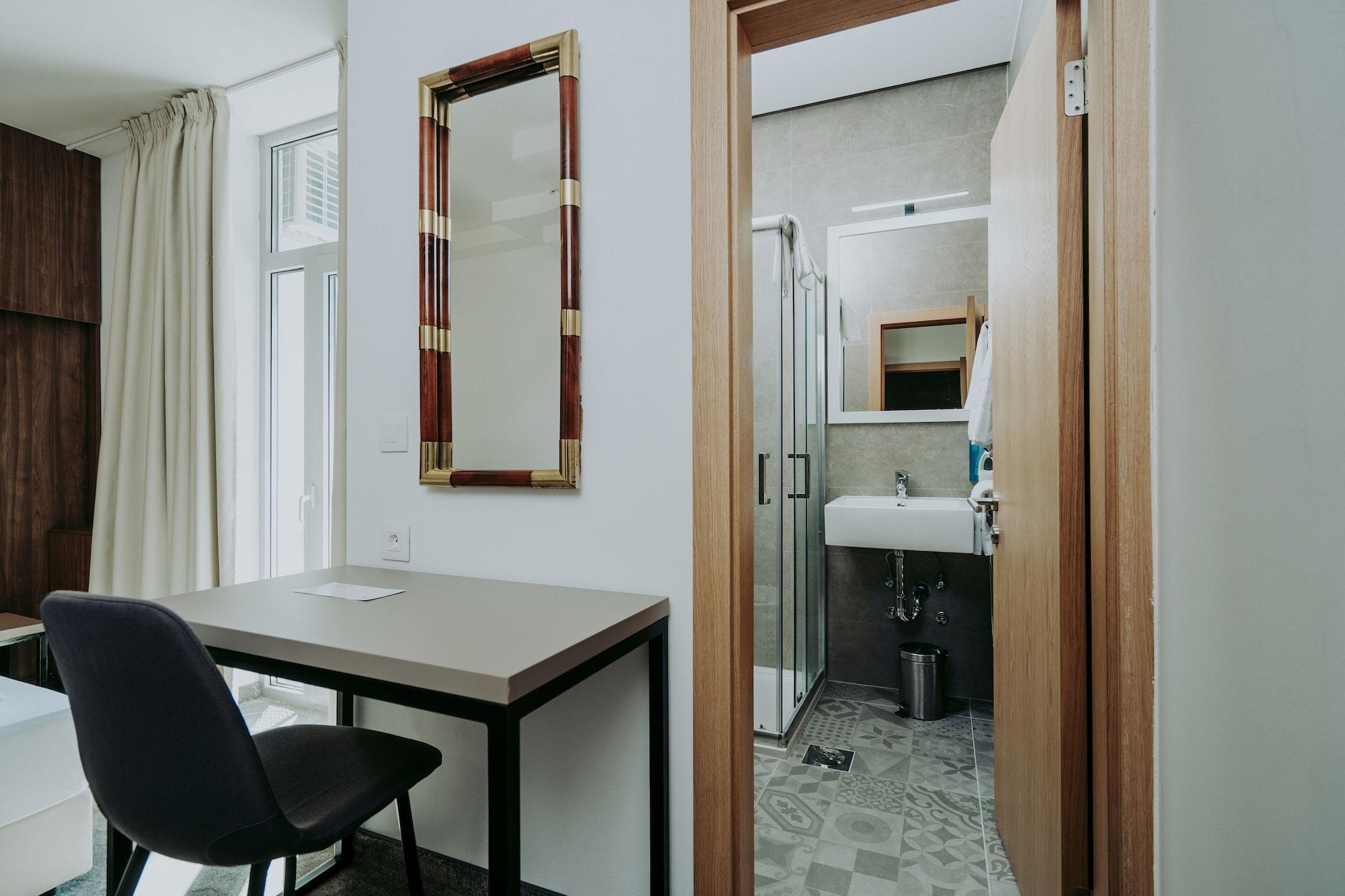 Hotel Slisko Загреб Екстериор снимка