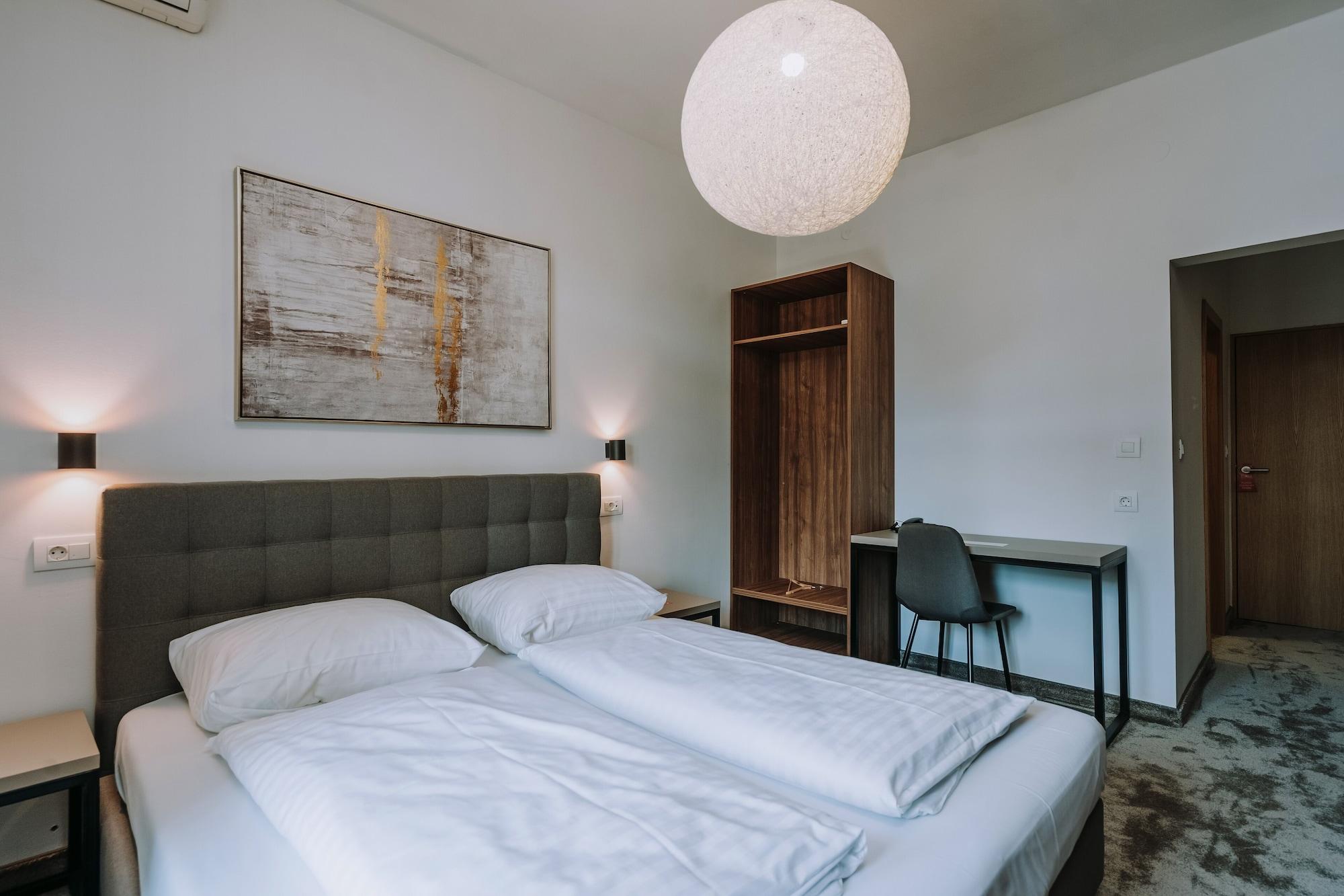 Hotel Slisko Загреб Екстериор снимка