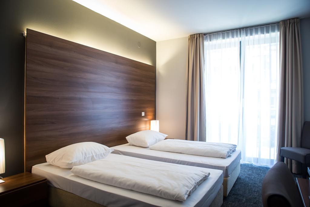 Hotel Slisko Загреб Екстериор снимка