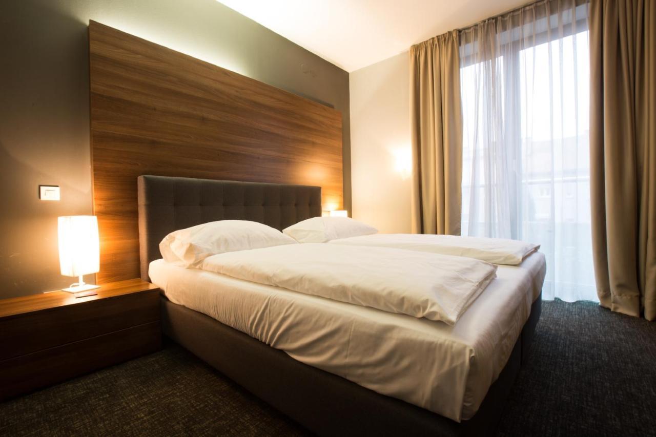 Hotel Slisko Загреб Екстериор снимка